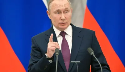 بوتين: روسيا لا تهدد أحدا بالسلاح النووي